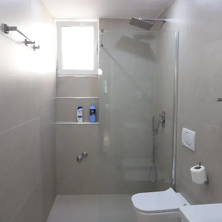 公寓 Stergjo Townview Residences
